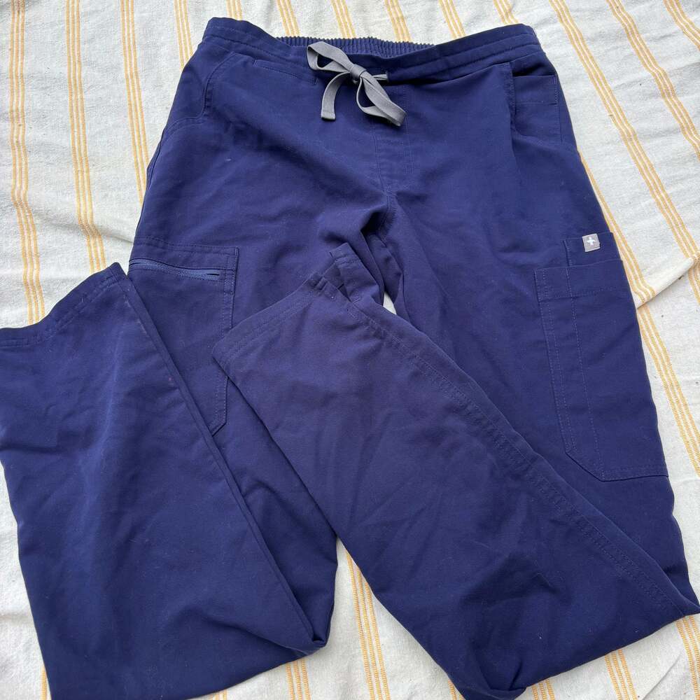 Figs Cargo Scrub Pants – XS Navy